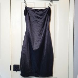 Black satin-like Bodycon mini Dress w/thin spaghetti straps 🖤 Size S/M